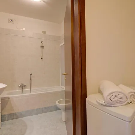 John's House-lakeview & Shared Pool - Happy * Toscolano Maderno