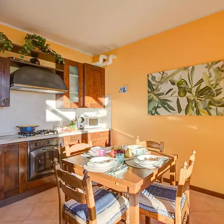 John's House-lakeview & Shared Pool - Happy Apartment