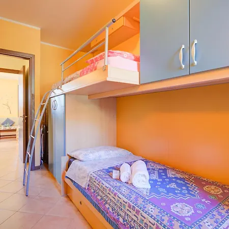 Apartment John's House-lakeview & Shared Pool - Happy Toscolano Maderno